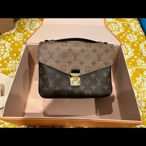 Louis Vuitton pochette metis